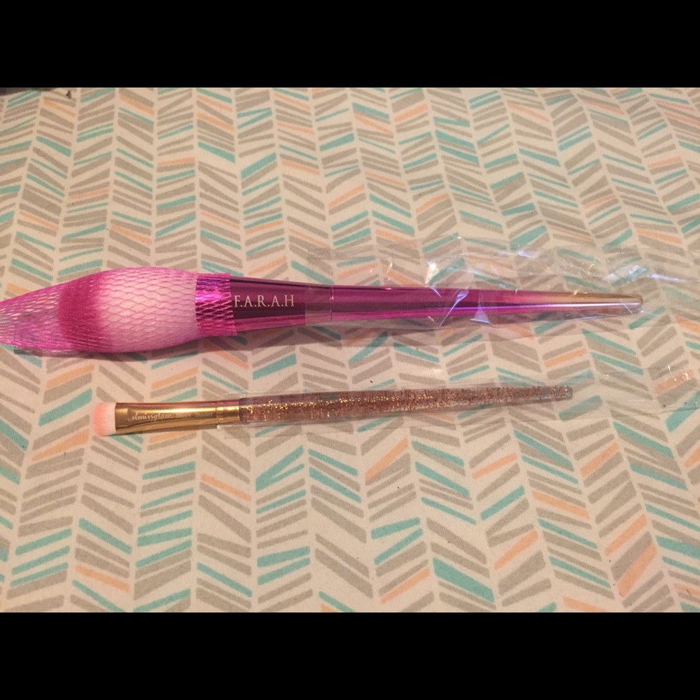 Brand new never used make up brushes.